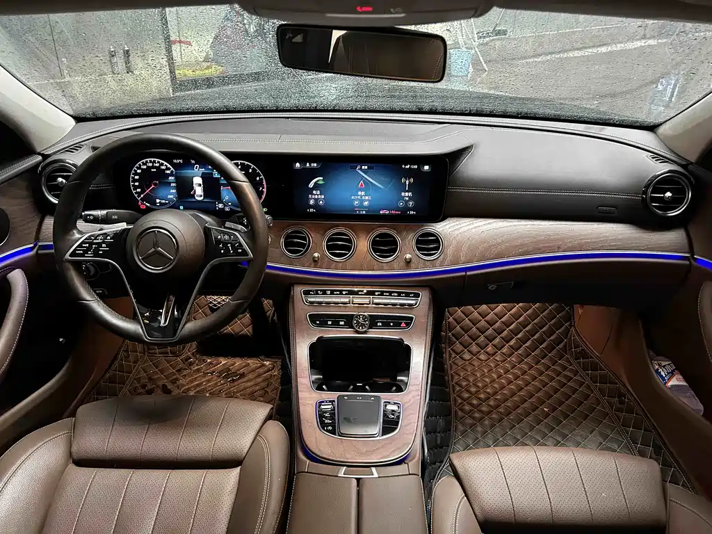 MERCEDES-BENZ E CLASS