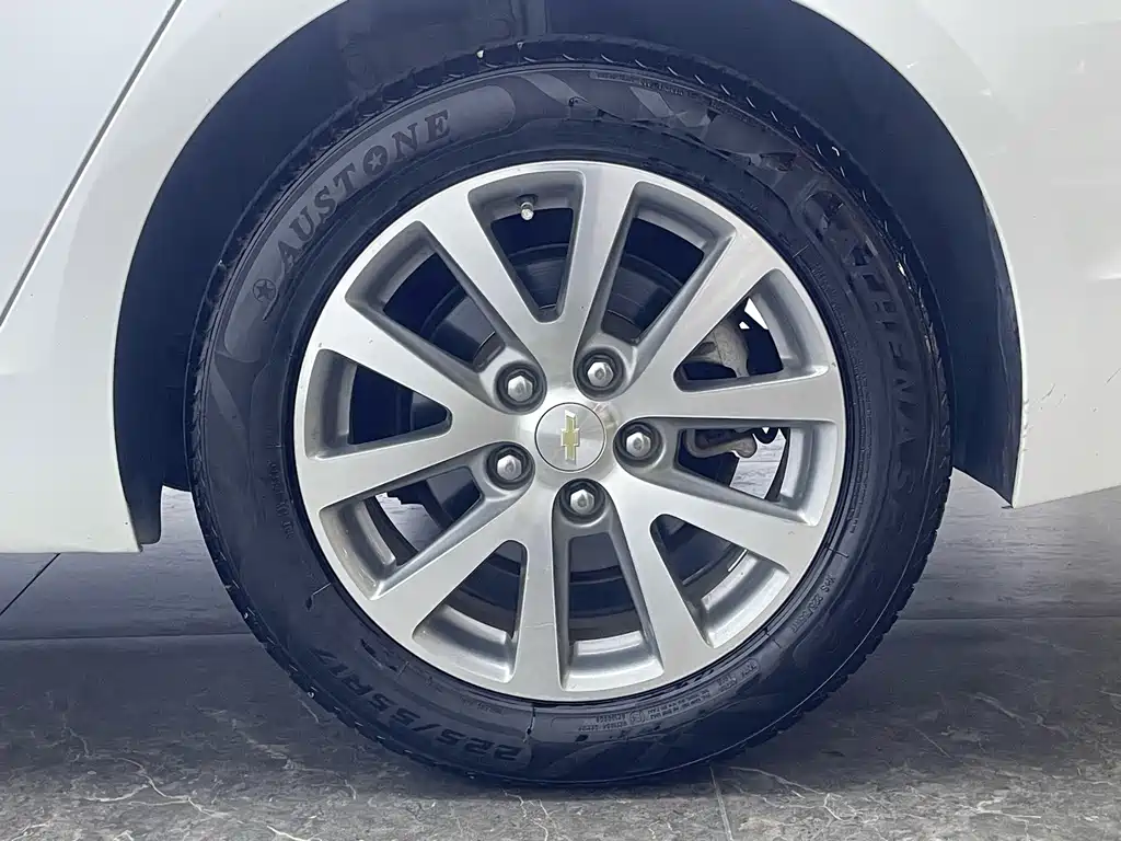 Chevrolet Malibu — миниатюра 10