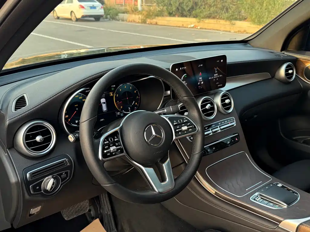 Mercedes-Benz GLC — миниатюра 16