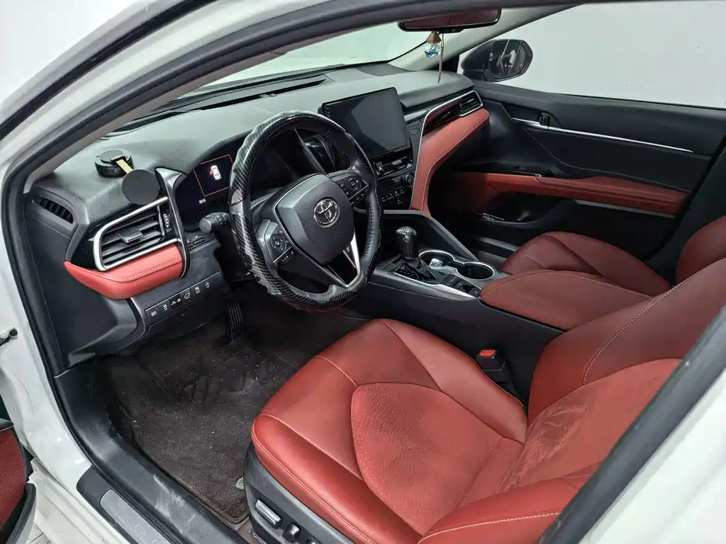 Toyota Camry — миниатюра 7