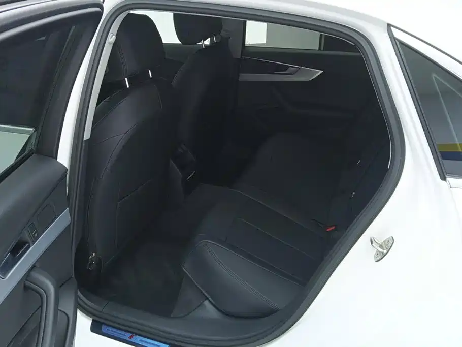 Audi A4L — миниатюра 11
