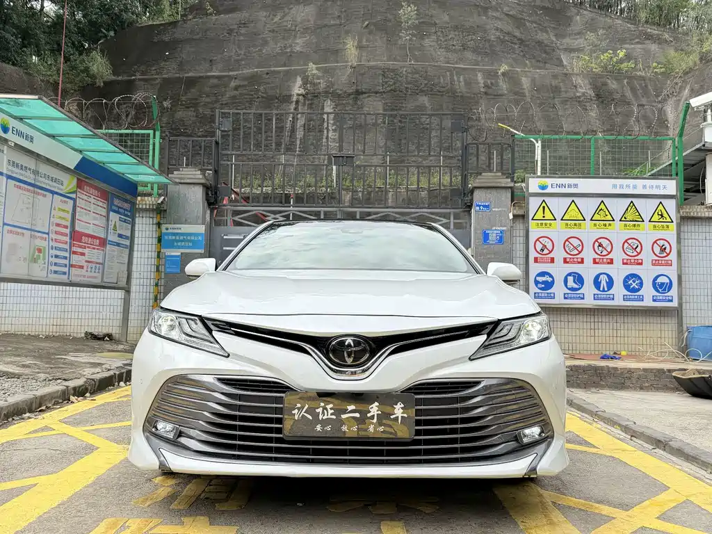 Toyota Camry — миниатюра 3