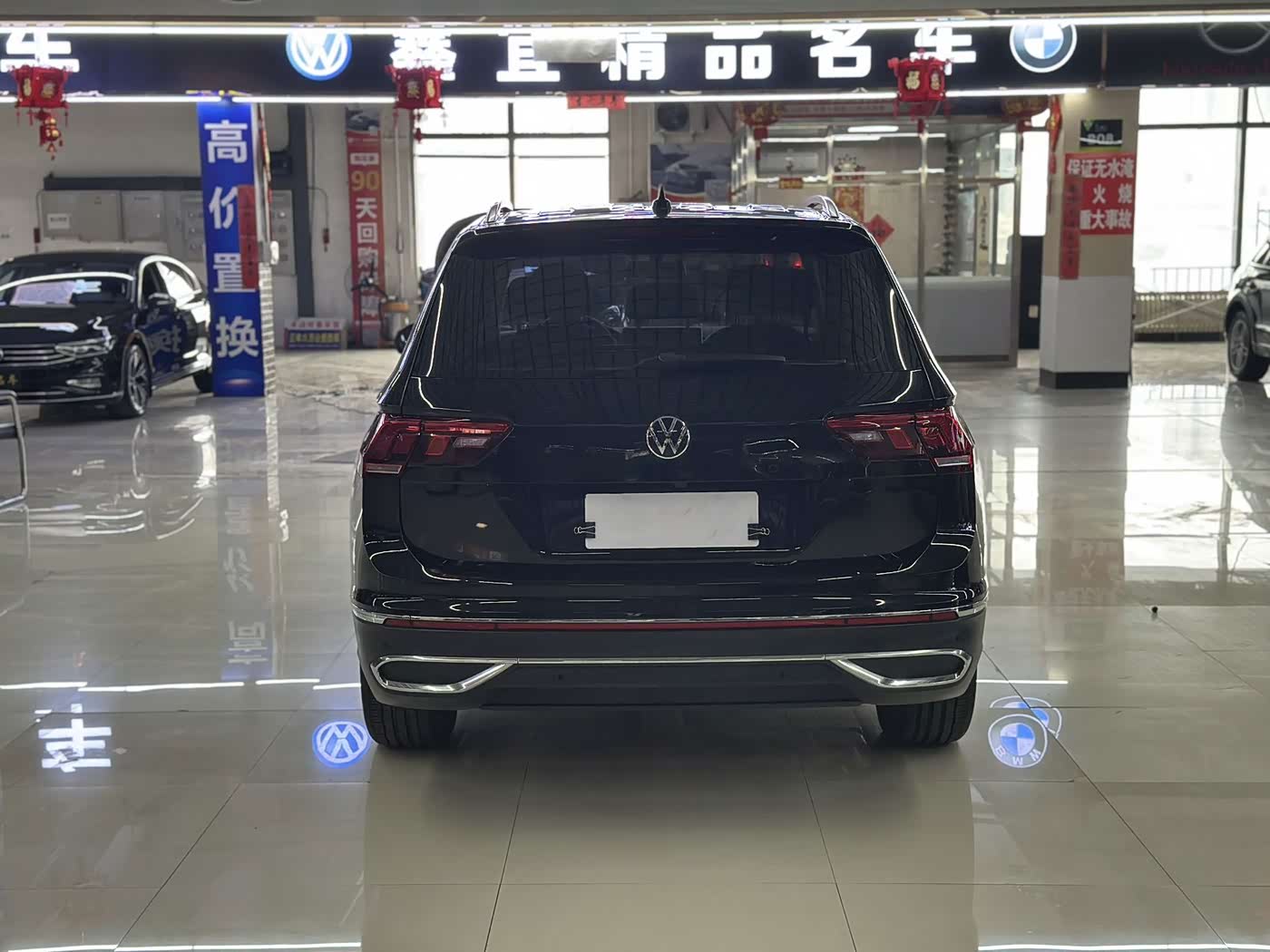 Volkswagen Tiguan L 1.4 л 2022 г. Чёрный, пробег 27000 км