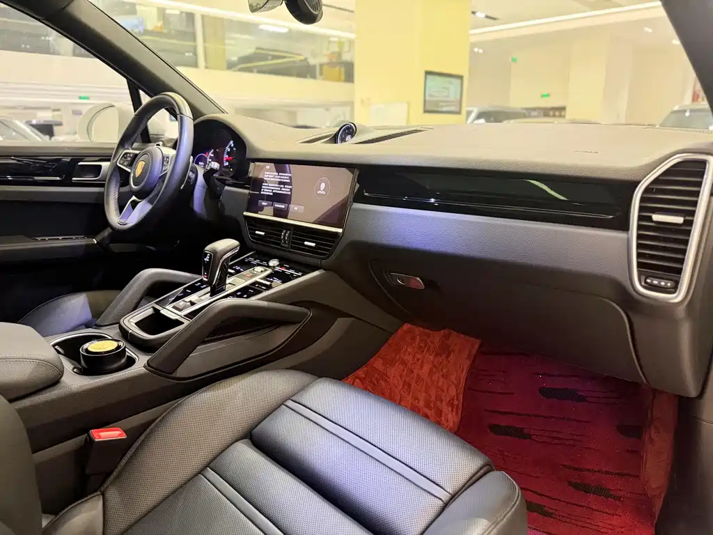 Porsche Cayenne — миниатюра 17