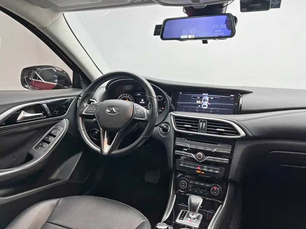 Infiniti QX30 — миниатюра 20