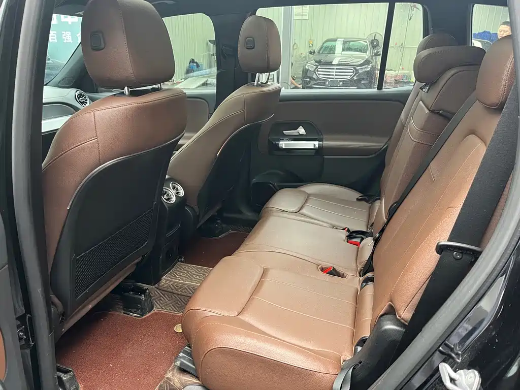 Mercedes-Benz GLB — миниатюра 8