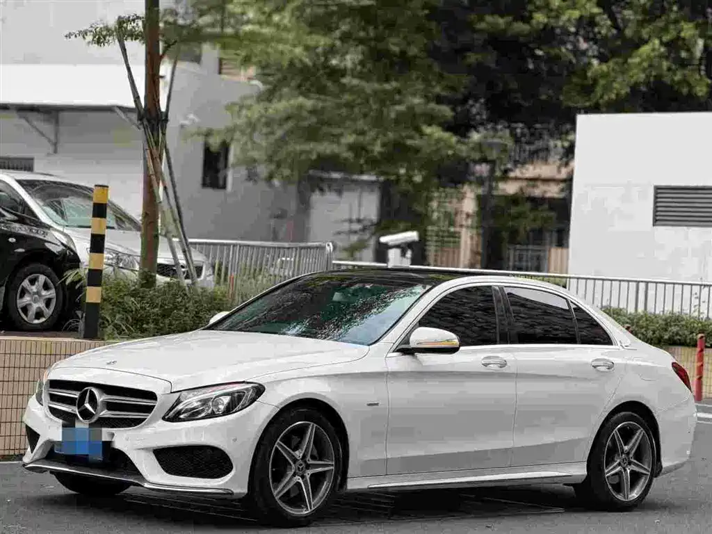 Mercedes-Benz C-Class — миниатюра 2