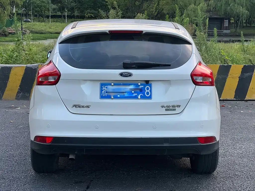 Ford Focus — миниатюра 6