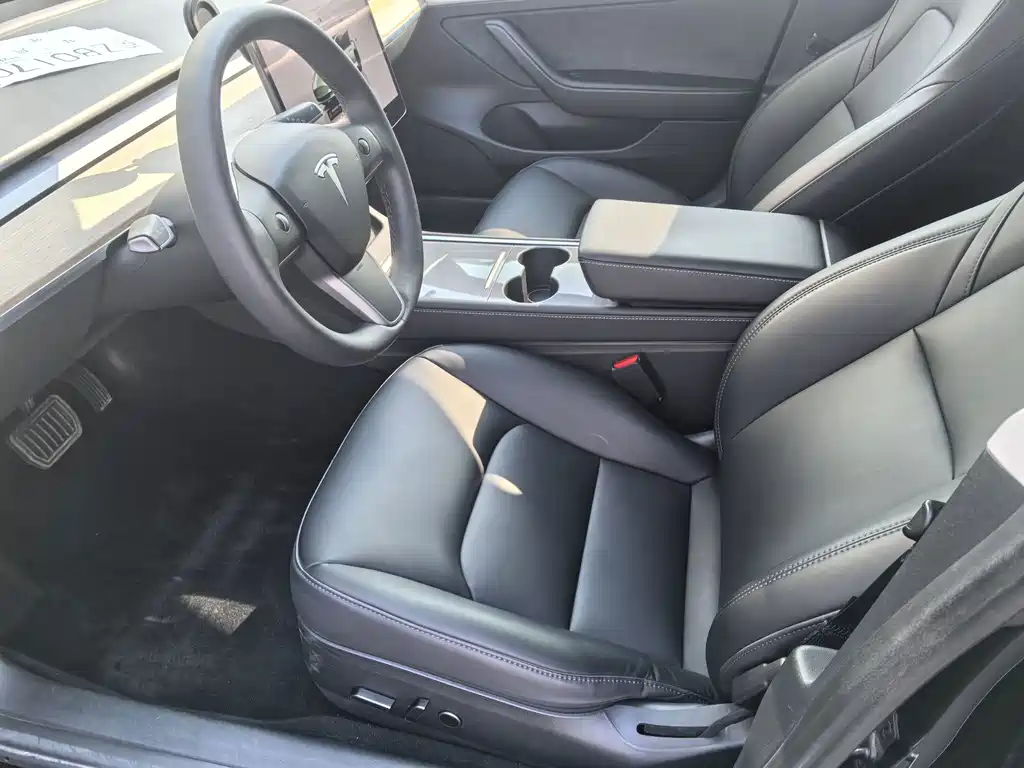 Tesla Model 3 — миниатюра 4
