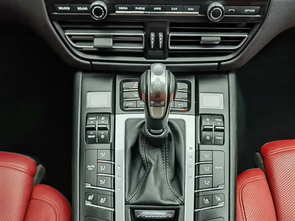 Porsche Macan — миниатюра 13