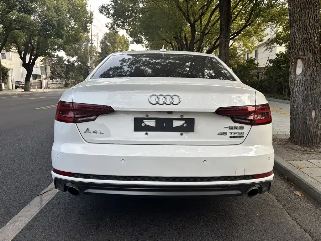Audi A4L 2018 30 45 TFSI quattro Sport