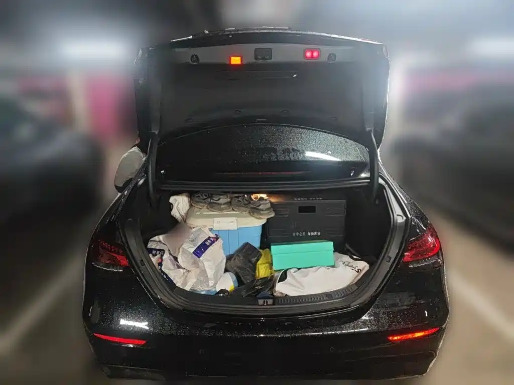 Mercedes-Benz E-Class — миниатюра 20