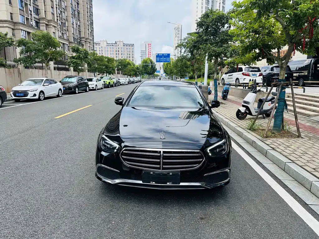 Mercedes-Benz E-Class — миниатюра 2