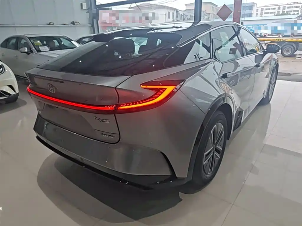 Toyota bZ5 2025 550 JOY