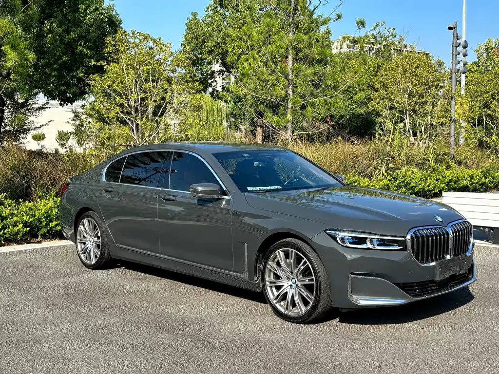 BMW 7 Series — миниатюра 3