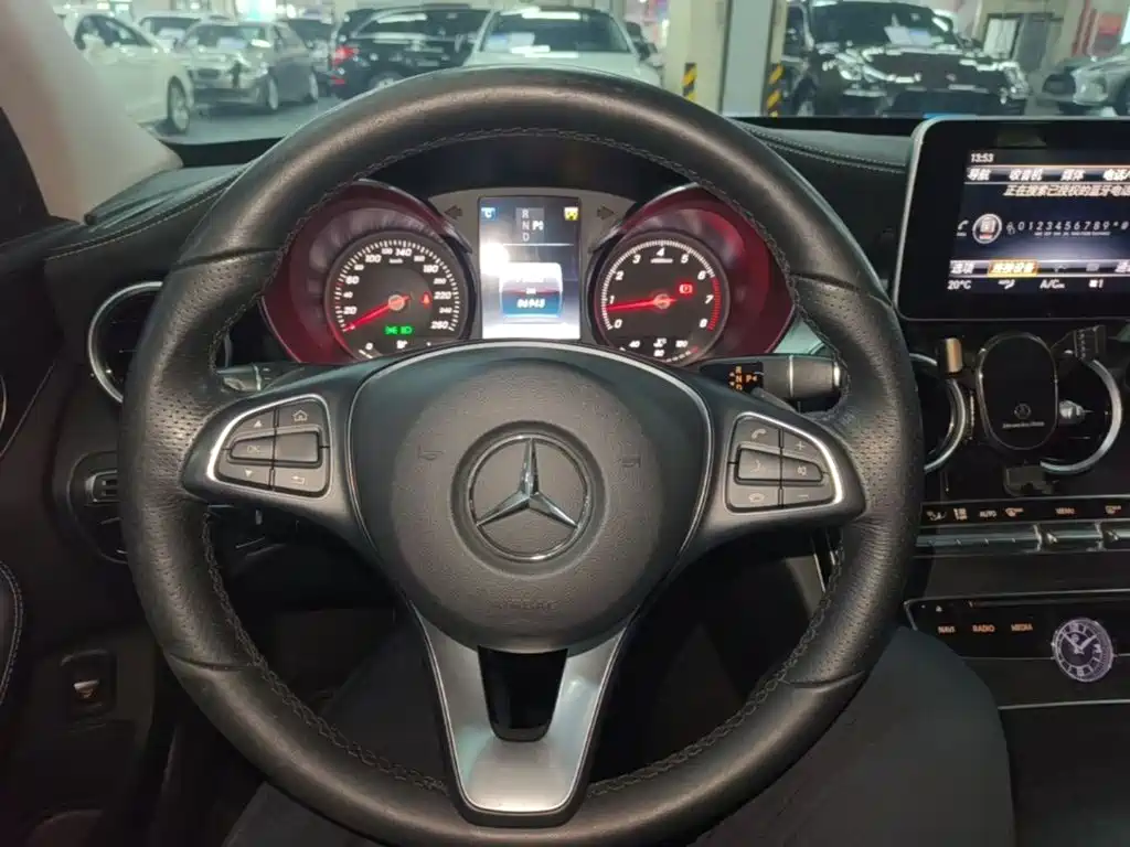 Mercedes-Benz C-Class — миниатюра 11