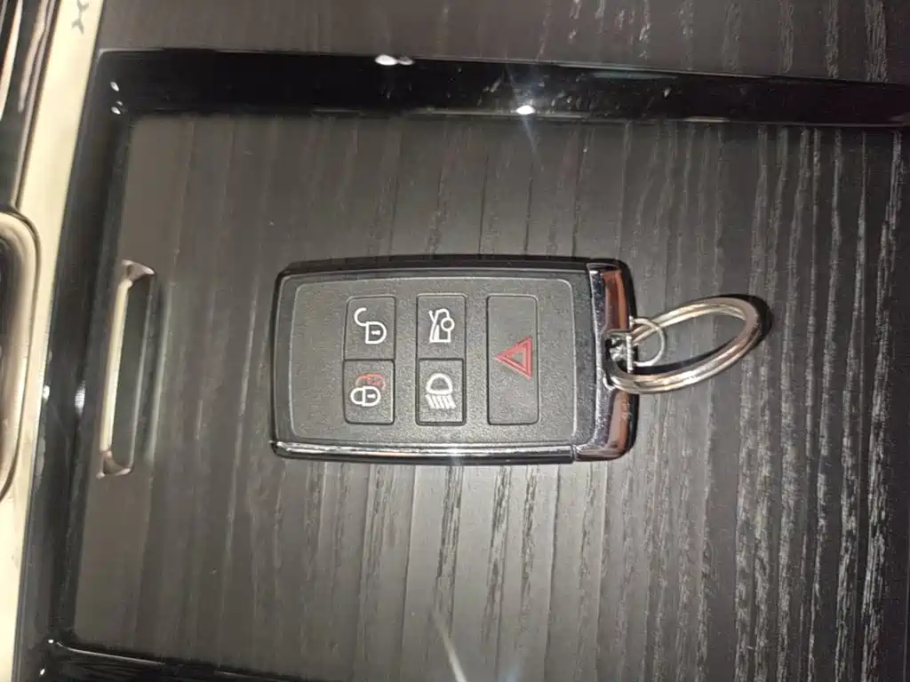 Jaguar XFL — миниатюра 9