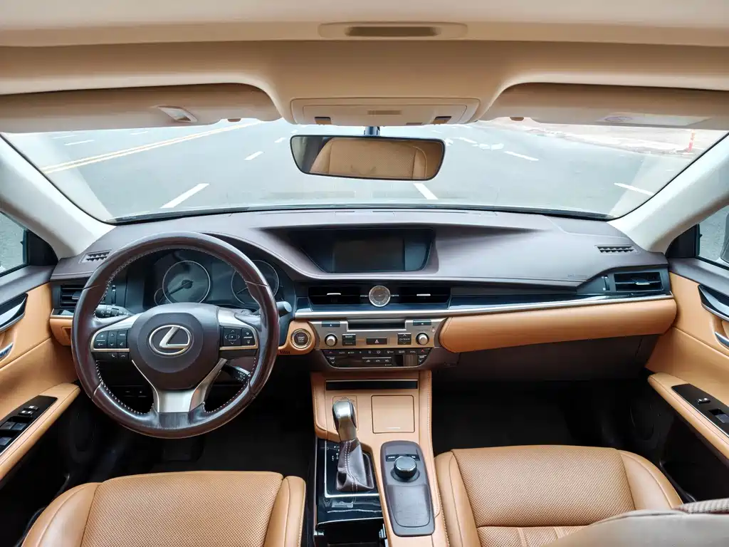 Lexus ES — миниатюра 7