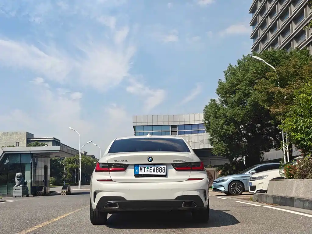 BMW 3 Series — миниатюра 8