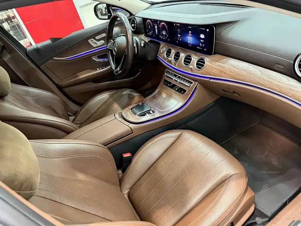 Mercedes-Benz E-Class — миниатюра 6