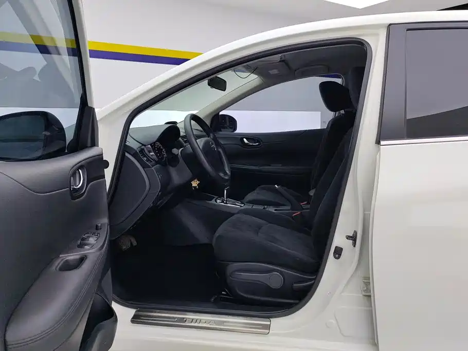 Nissan Tiida — миниатюра 9