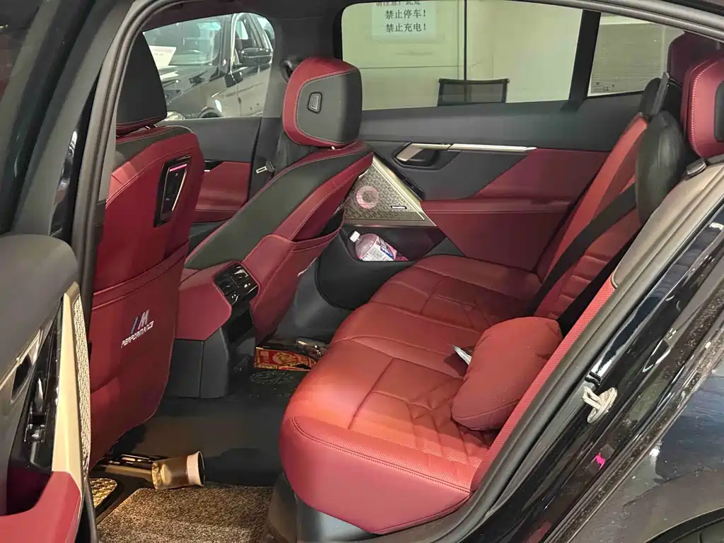 BMW 5 Series — миниатюра 5