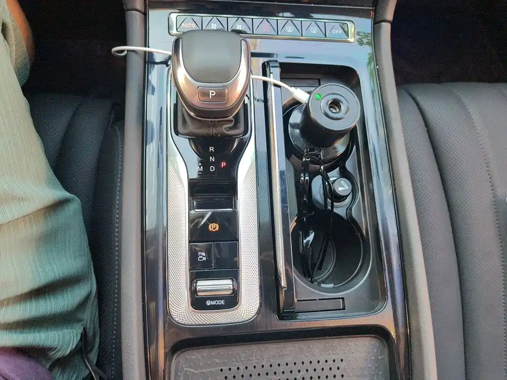 Hongqi Hongqi H5 — миниатюра 7