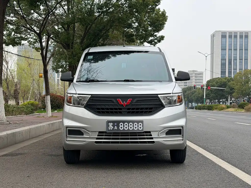 Wuling Hongguang V — миниатюра 2