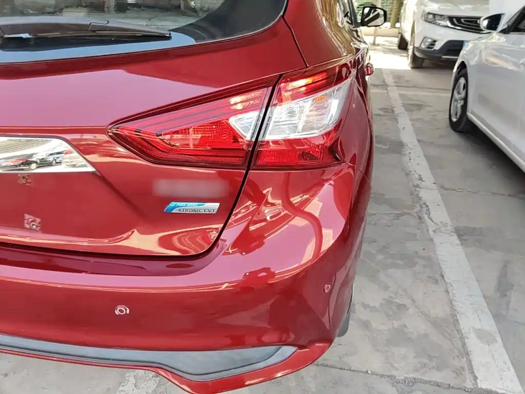 Nissan Tiida — миниатюра 8