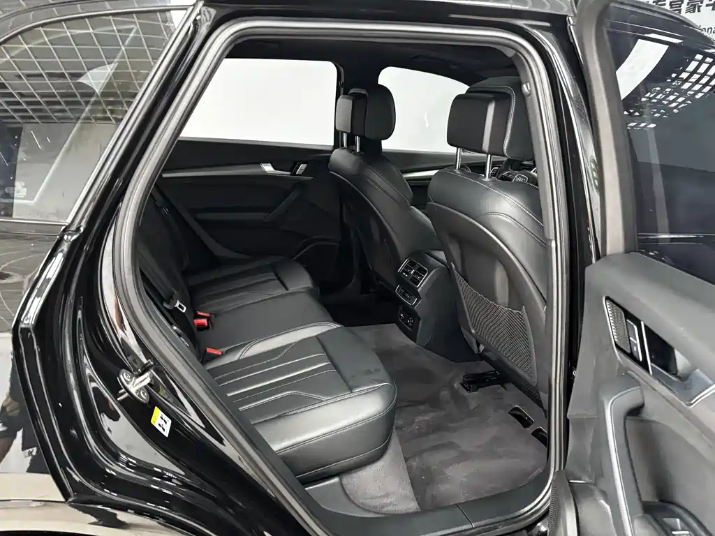 Audi Q5L — миниатюра 24