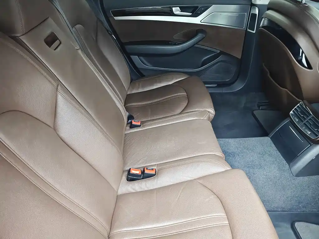 Audi A8 — миниатюра 8