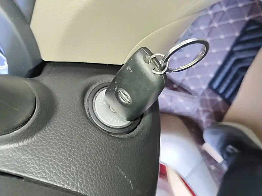 Nissan Tiida — миниатюра 9