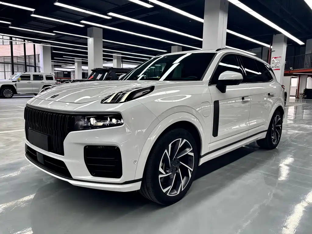 Lynk & Co 09 EM-P