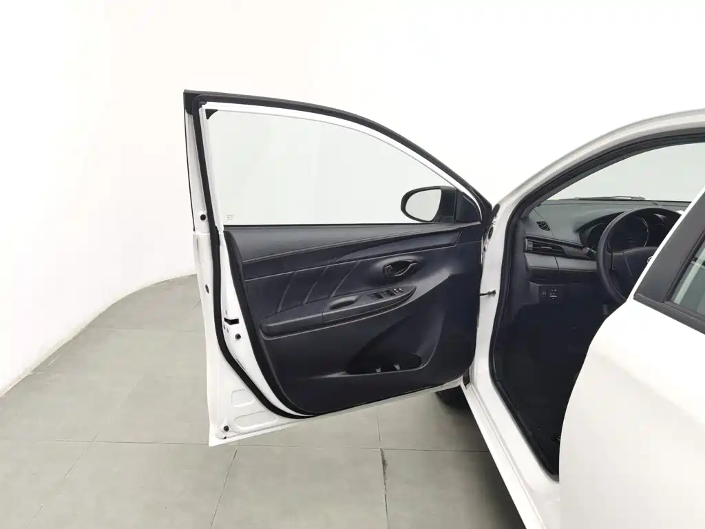 Toyota Vios FS — миниатюра 8