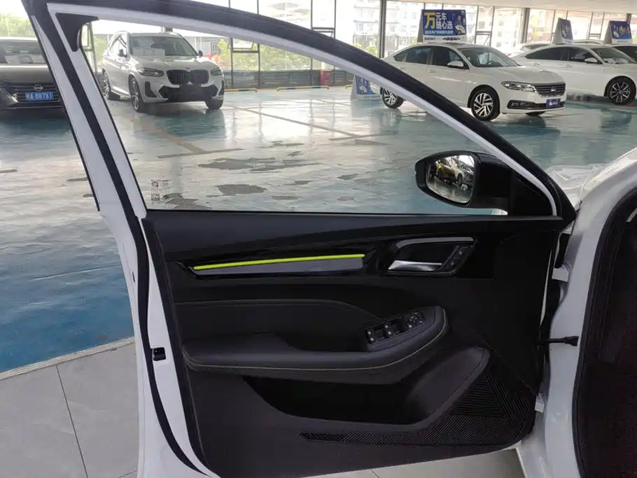 Roewe i5 — миниатюра 7