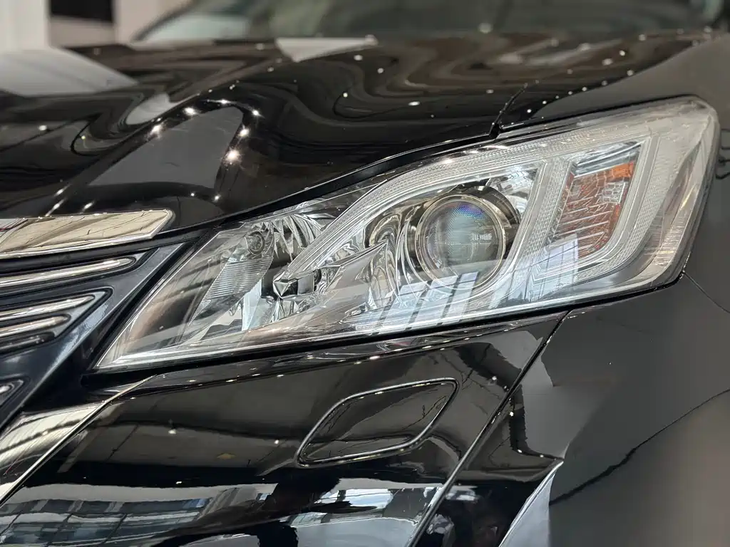 Toyota Crown — миниатюра 40