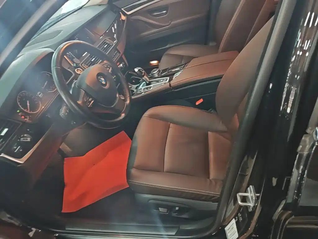 BMW 5 Series — миниатюра 15