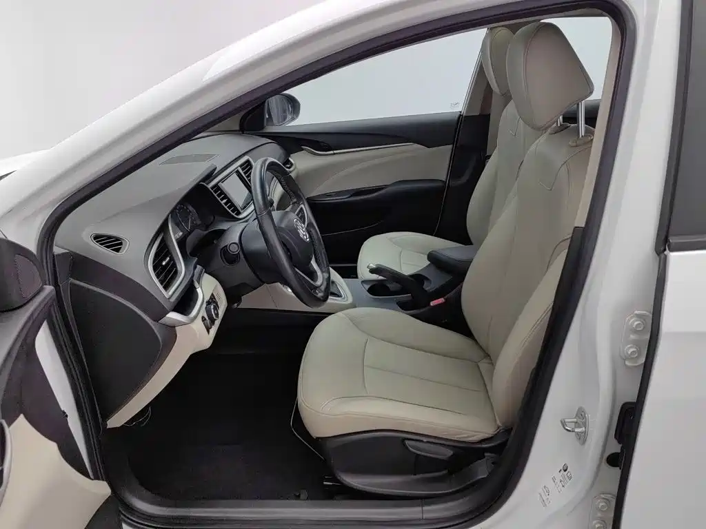Buick Excelle — миниатюра 10