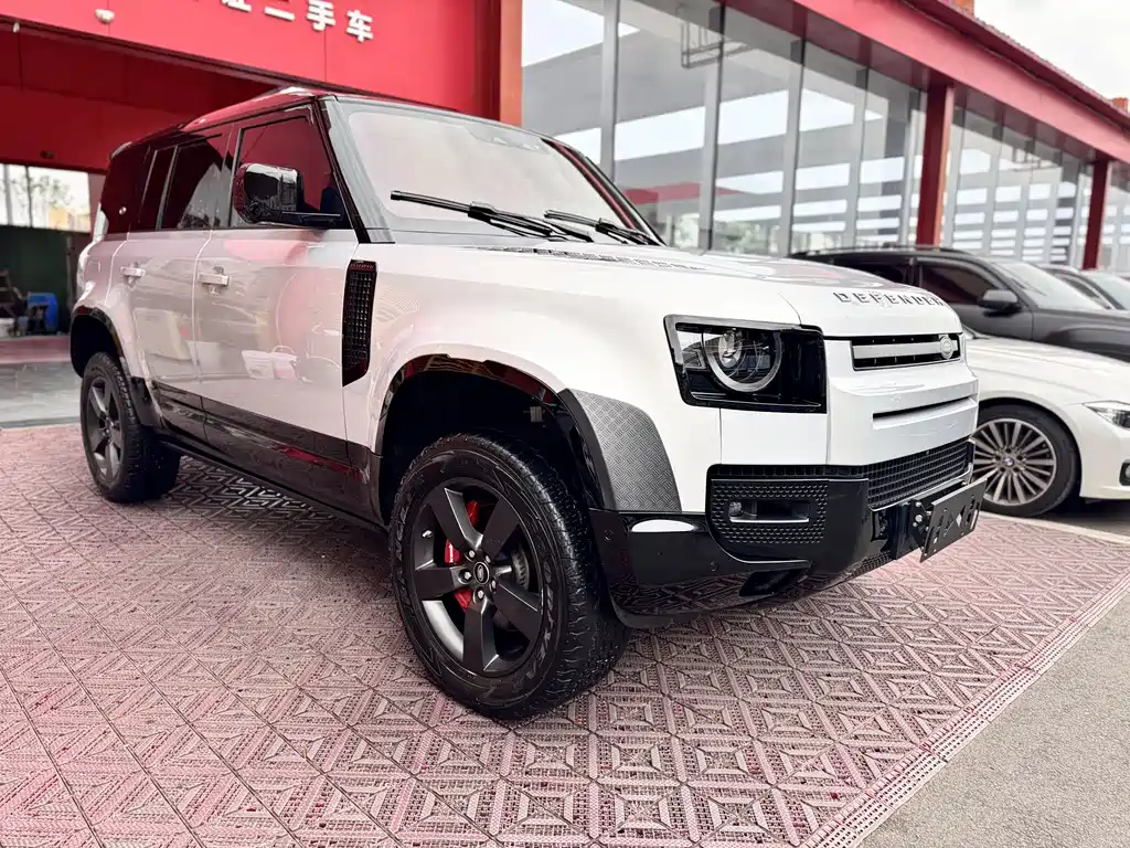 LAND ROVER DEFENDER