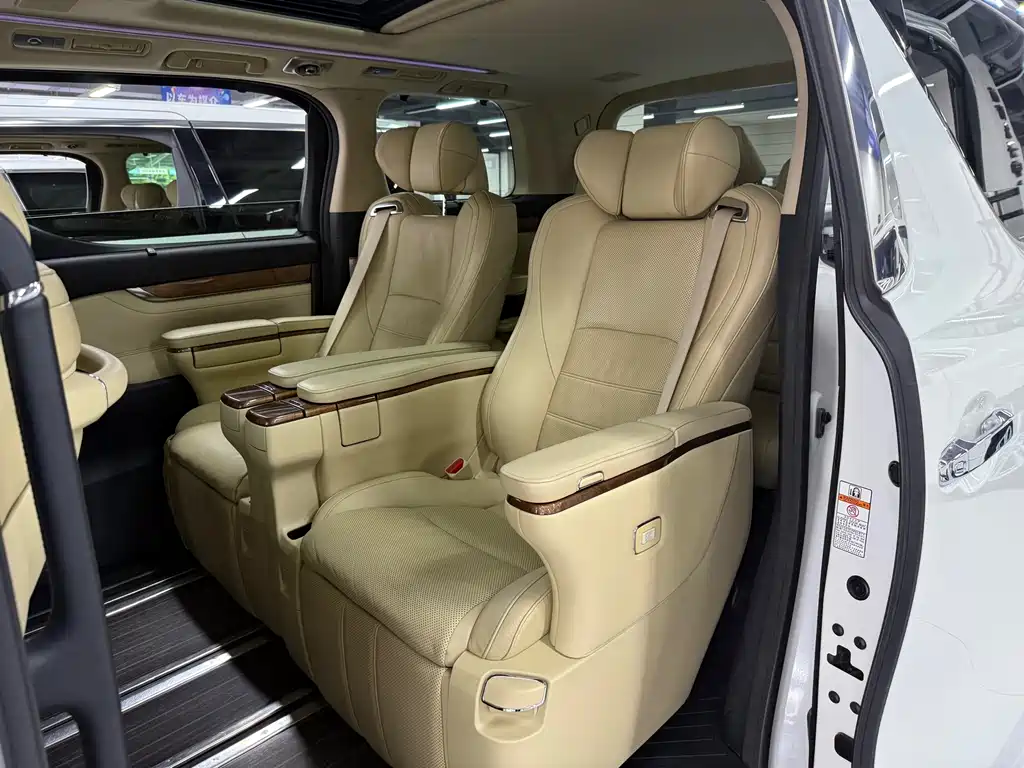 Toyota Alphard 2018 3.5L Luxury