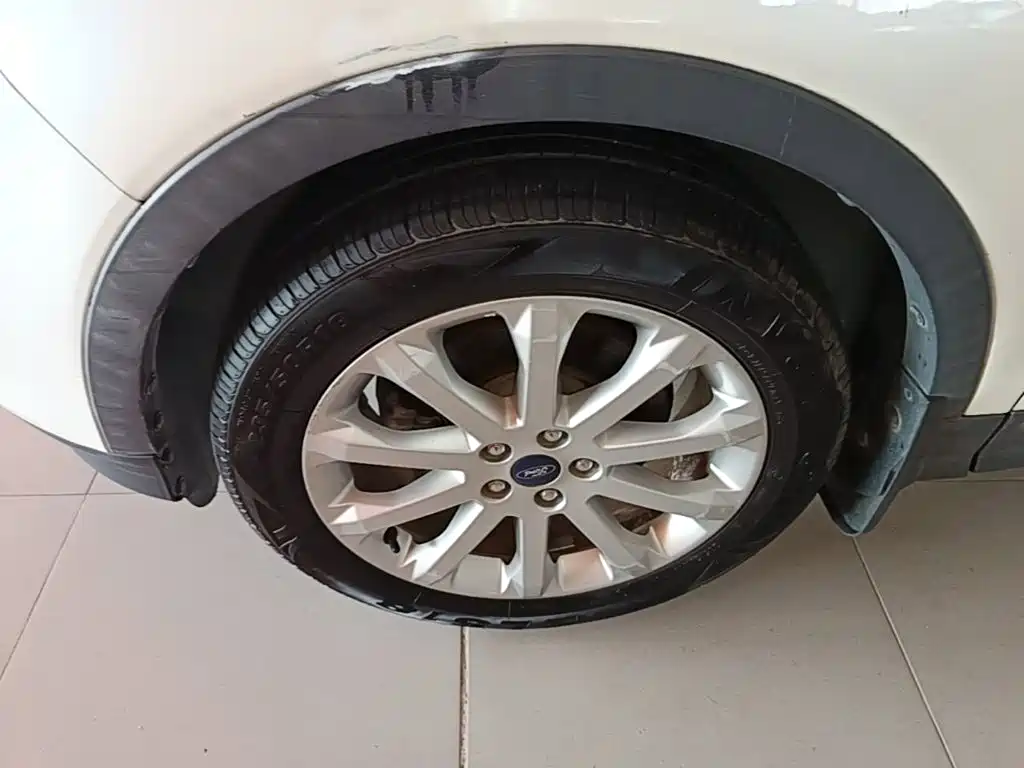 Ford Kuga — миниатюра 23