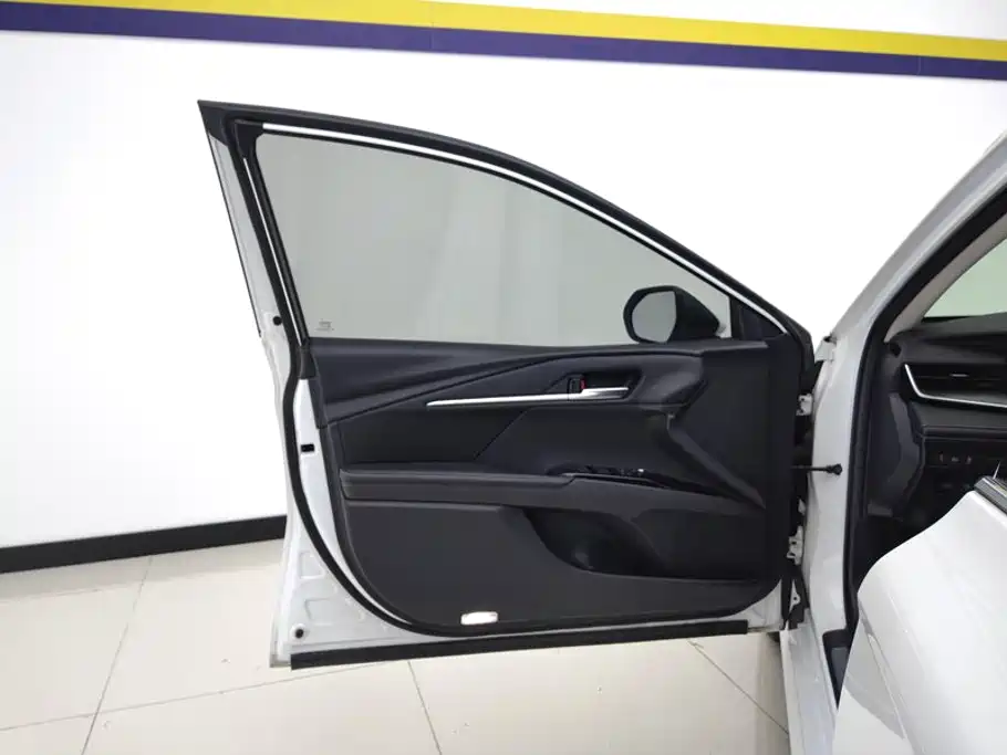 Toyota Camry — миниатюра 7