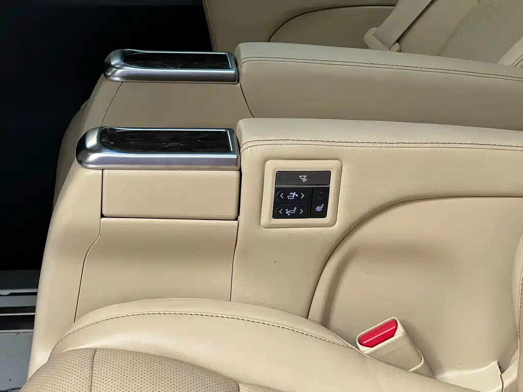 Toyota Alphard — миниатюра 23