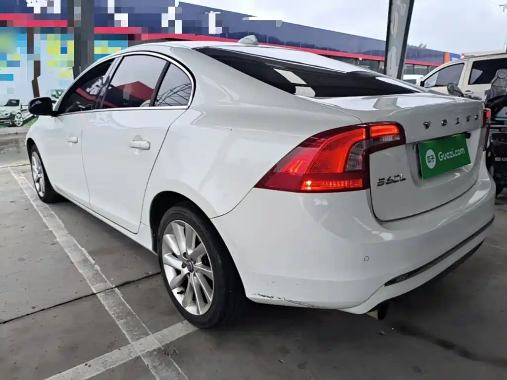 Volvo S60 — миниатюра 5