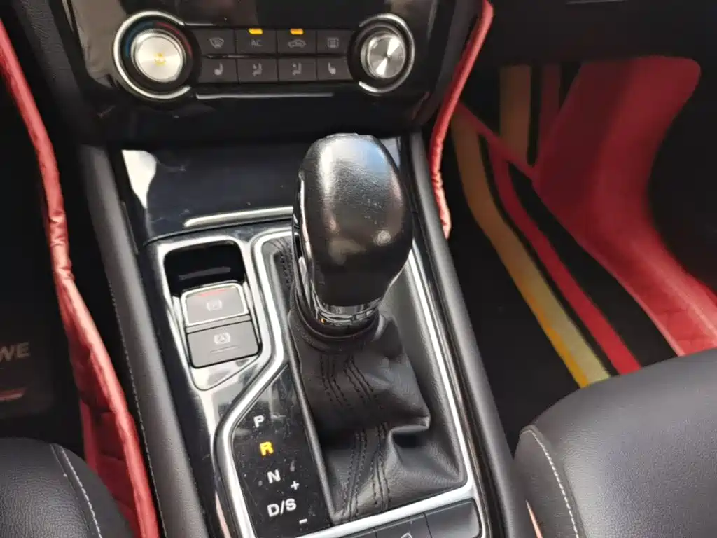 Roewe RX3 — миниатюра 14