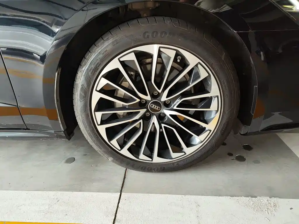 Audi A7L — миниатюра 8