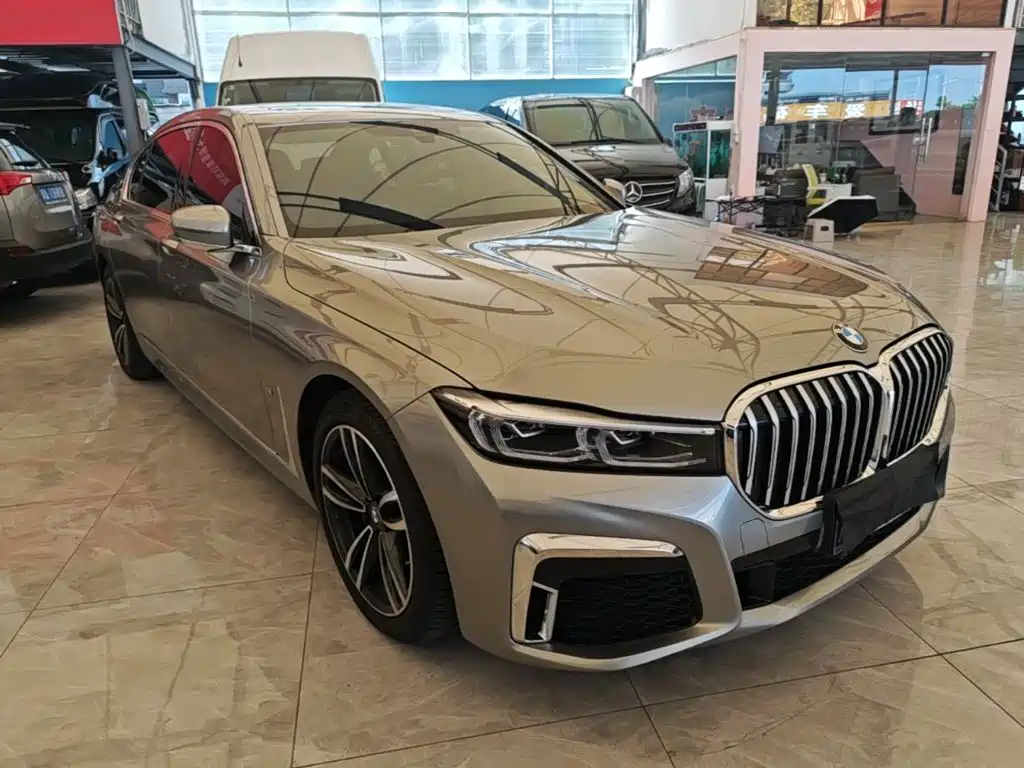 BMW 7 Series — миниатюра 4