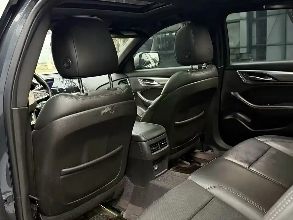 Cadillac CT5 — миниатюра 5
