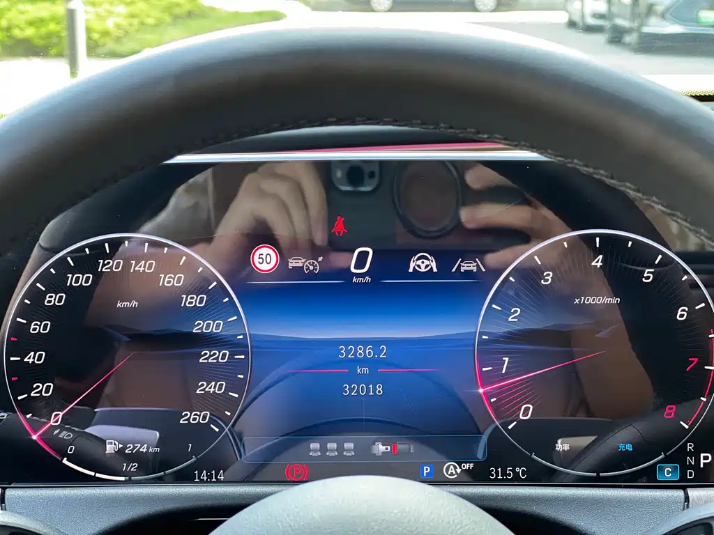 Mercedes-Benz E-Class — миниатюра 17