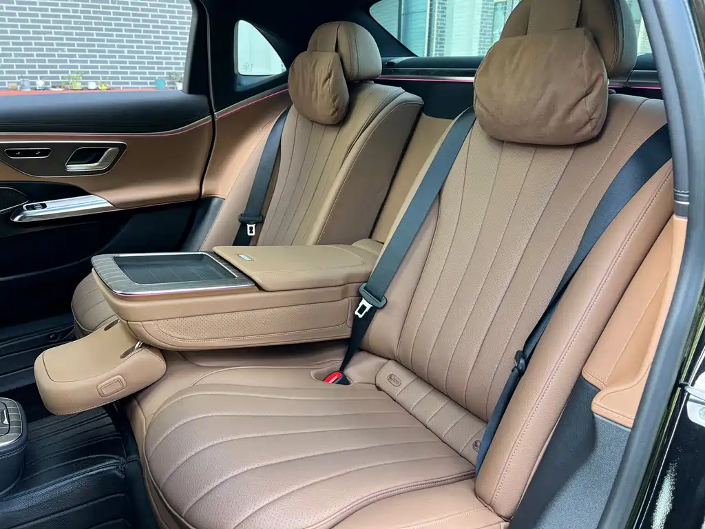 Mercedes-Benz E-Class — миниатюра 21